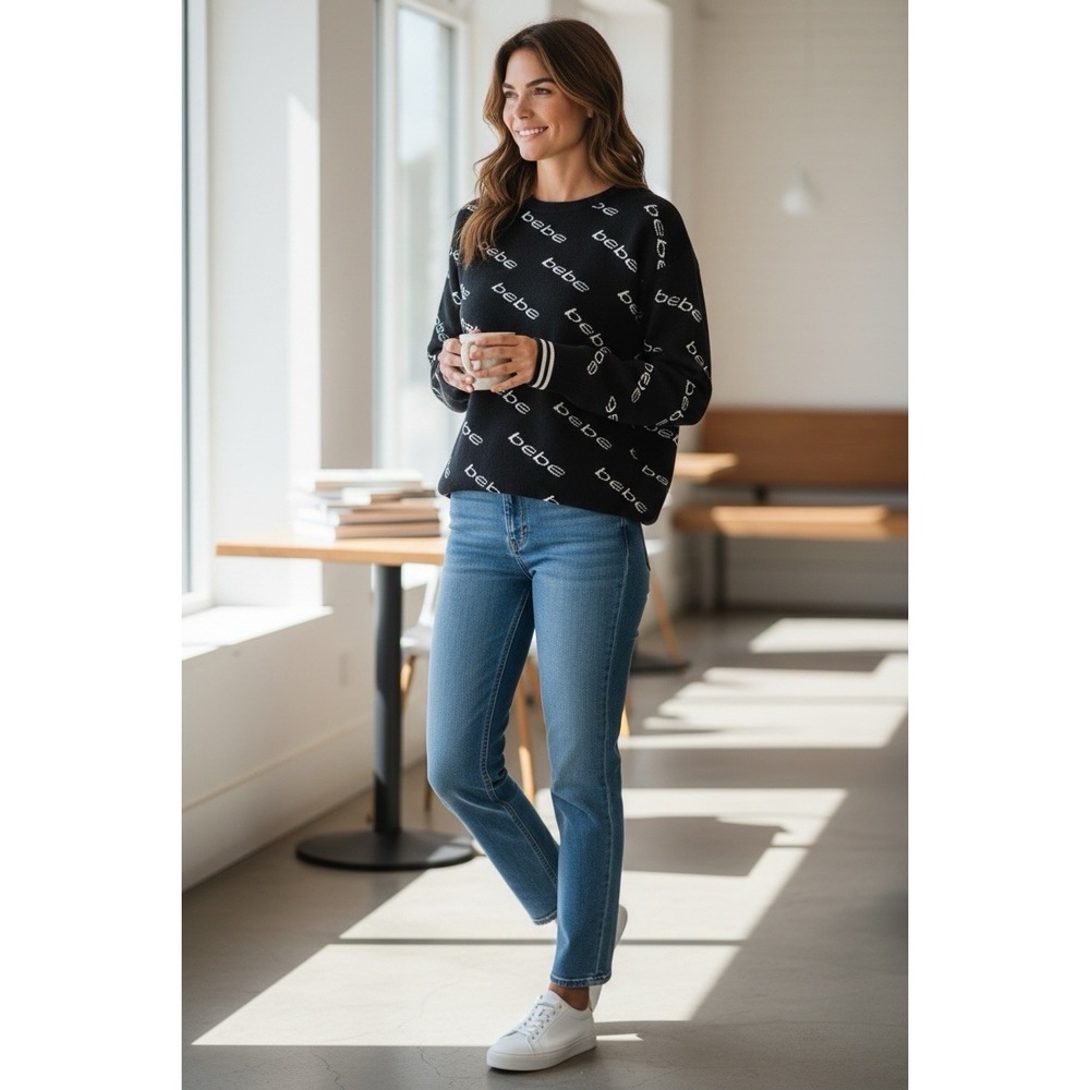 Bebe Sweater M Black Long Sleeve Women's Pullover Logo‎